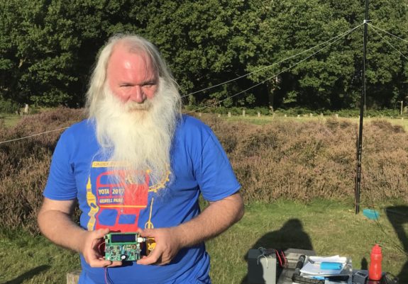 Peter G0DZB with the 17m transceiver kit at Galleywood Common