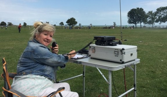 Dorothy M0LMR, working 2m on a sunny day at the beach