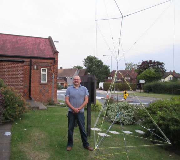 Andy G7TKK with his Tetrahedral antenna