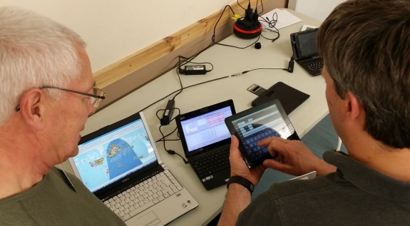 Demonstrating TabLog on a cheap Android tablet (courtesy Ricky M6DII)