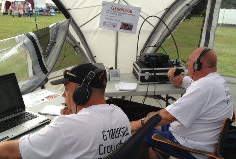 Tom 2E0TNC and Mark M0IEO, working the 40m pile-up